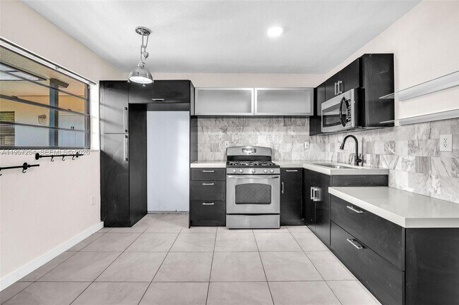 Building Photo - 3265 Virginia St