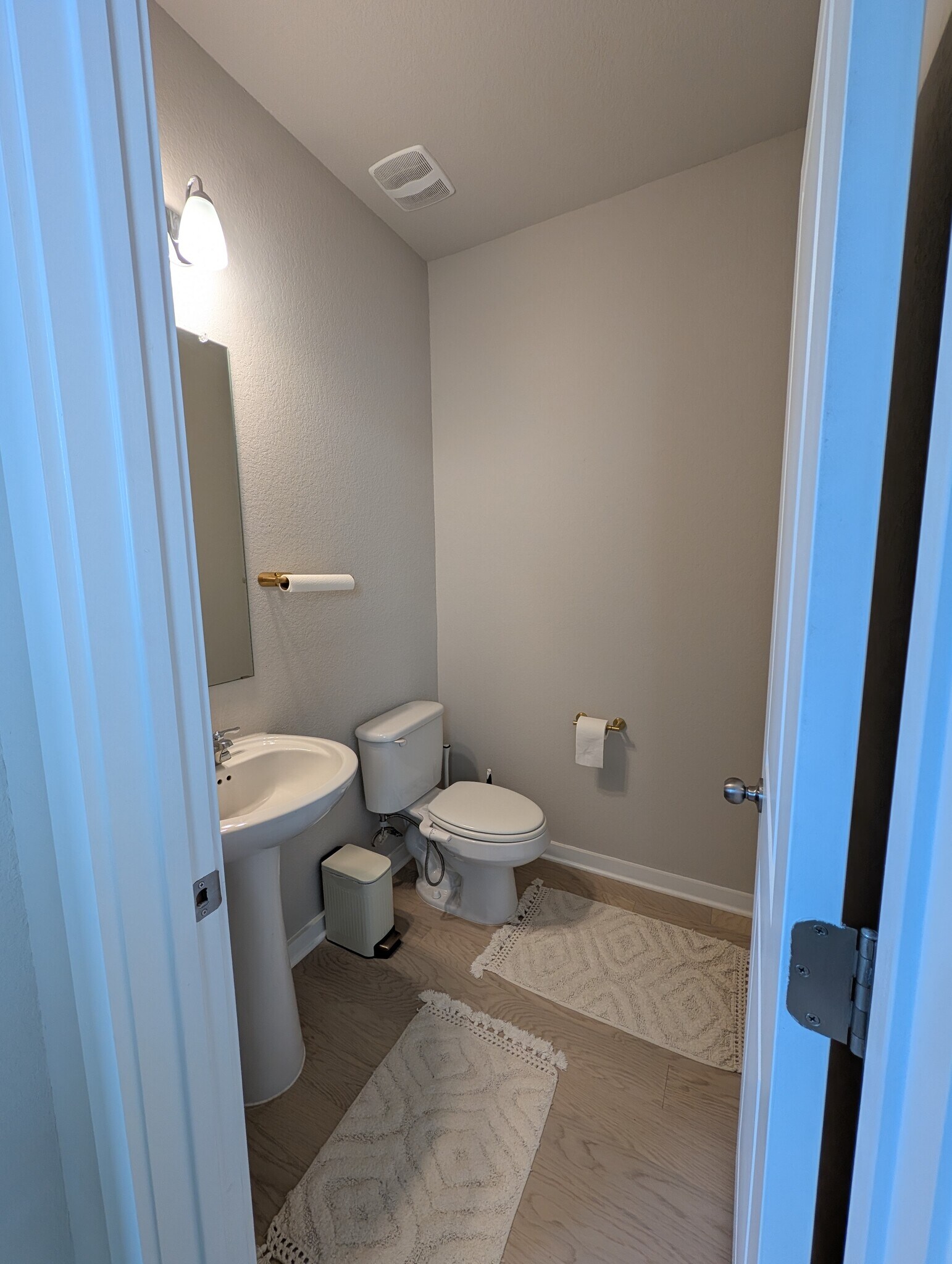 Building Photo - 2316 Calvert Dr