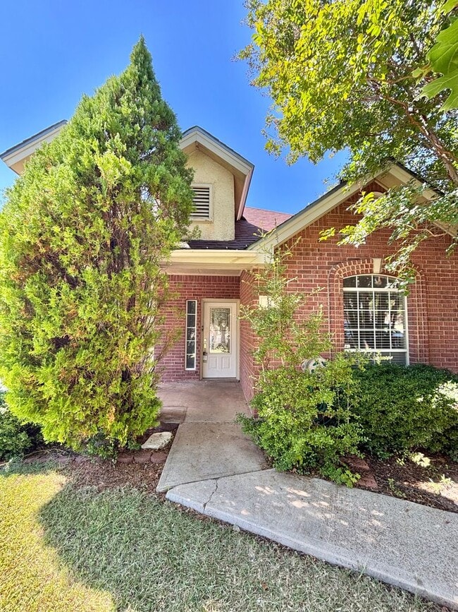 Building Photo - NOW AVAILABLE - Beautiful Patio Home in Southridge!!