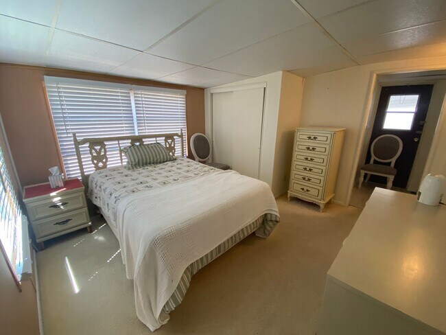Building Photo - Holiday Park *short or long term rental av...