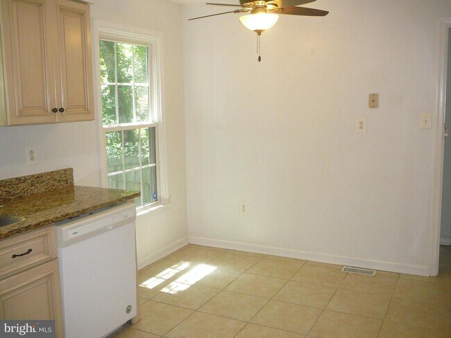 Building Photo - 231 Vine Pl