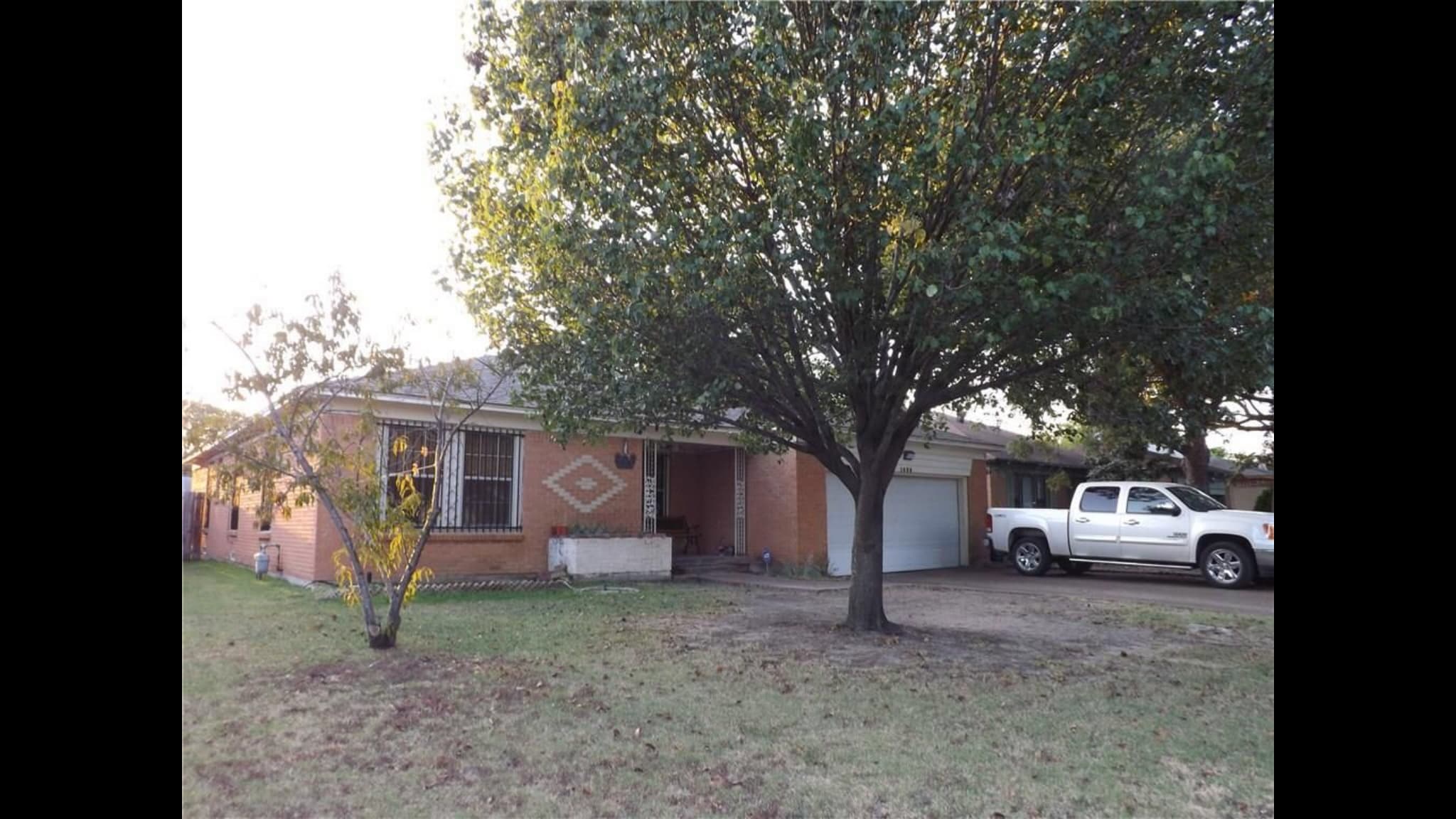 Building Photo - 1939 Gaylord Dr