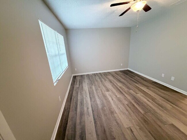 Building Photo - 3014 Reiter Dr