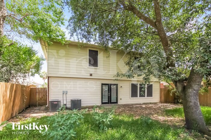 Building Photo - 7811 Cedar View St