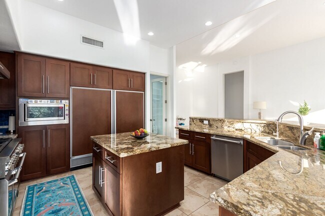 Building Photo - Available June 1st 2026 - Exclusive Gated Scottsdale Mountain Ranch Home