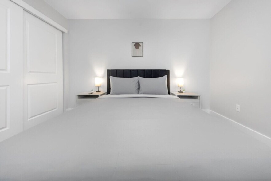 Building Photo - 4403 W Cleveland St