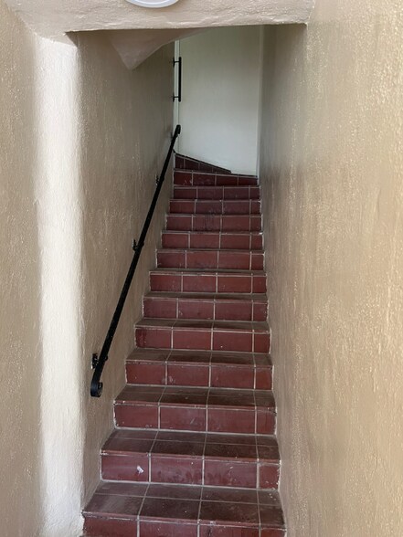 Building Photo - 10 Pueblo St