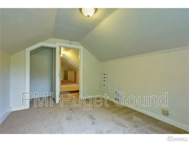 Building Photo - 1108 S Ridgewood Ave