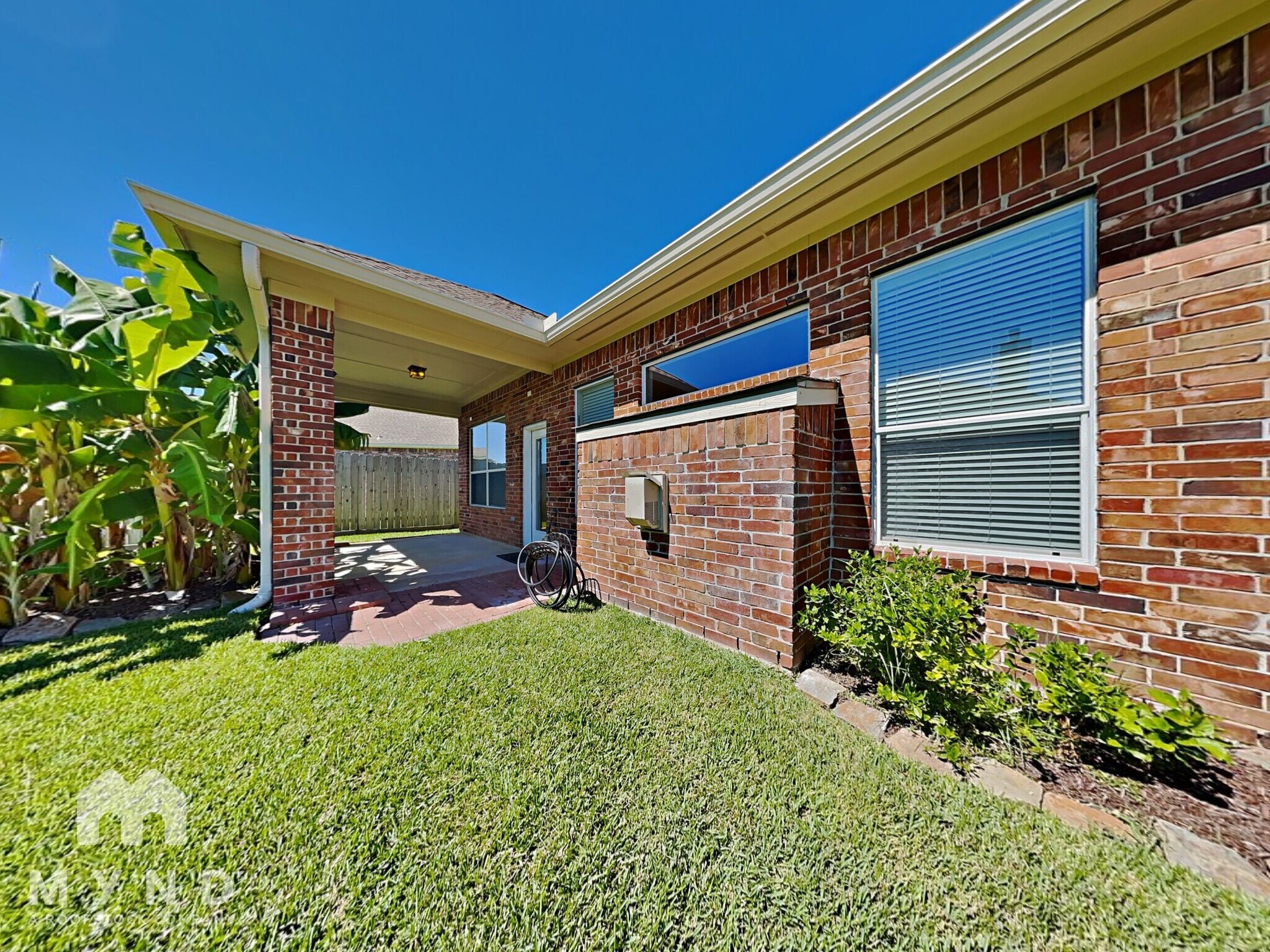 Building Photo - 4463 Diamante Dr