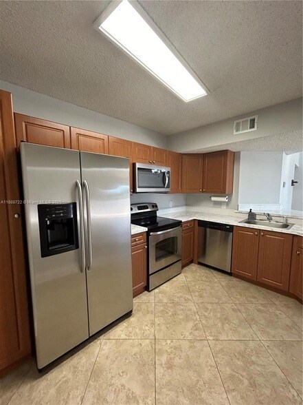 Building Photo - 8821 Wiles Rd