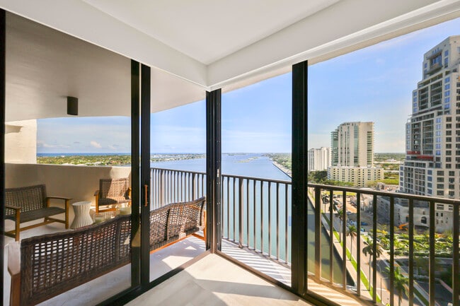 Building Photo - 1200 S Flagler Dr