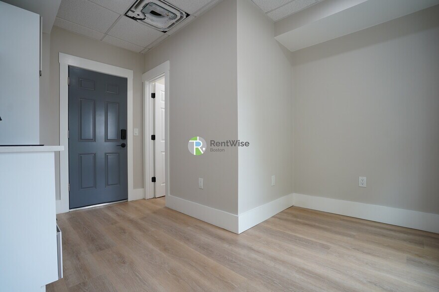 Building Photo - 142 Dorchester St