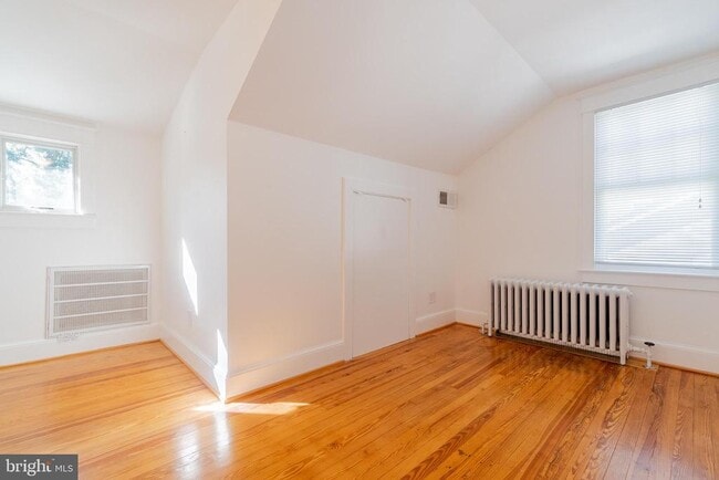 Building Photo - 928 19th St S