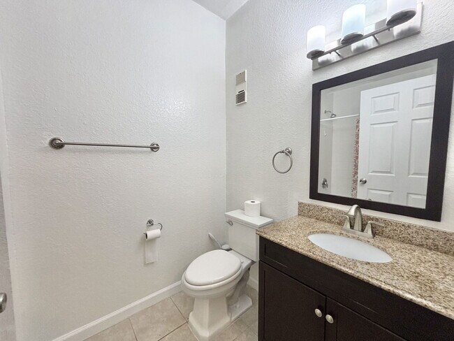 Building Photo - 8300 Elm Park Dr