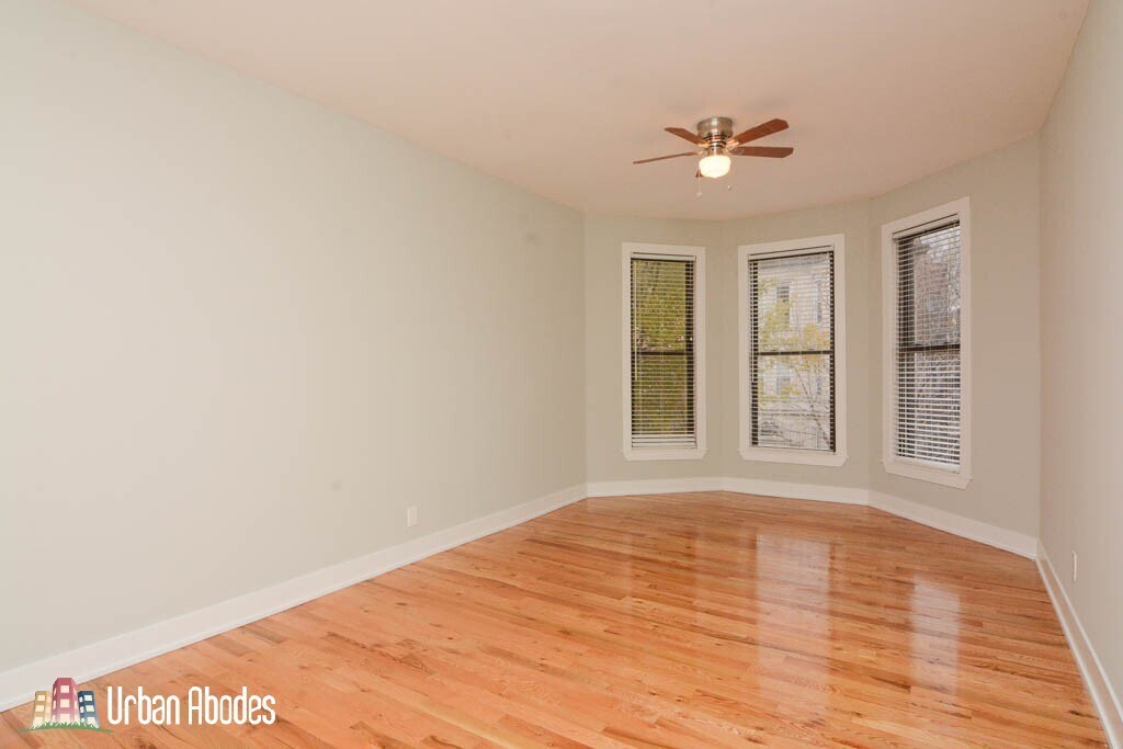 Building Photo - 636 W Oak St