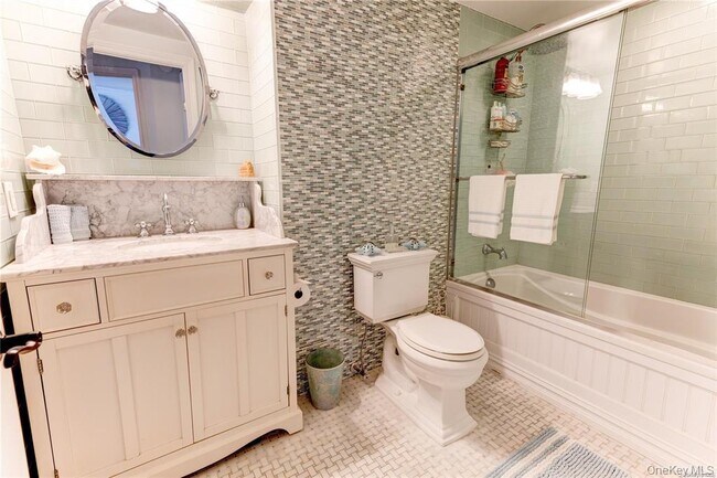 Building Photo - 170 W Broadway