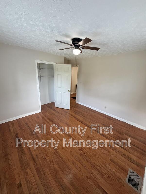 Building Photo - 2101 Holly Hill Dr