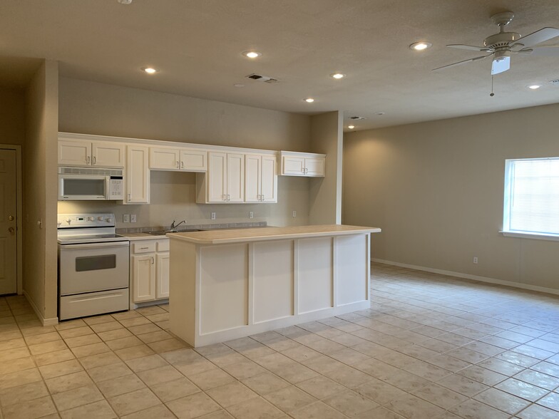 Open floor plan and ample space in the kitchen - 57 Valleyview Rd