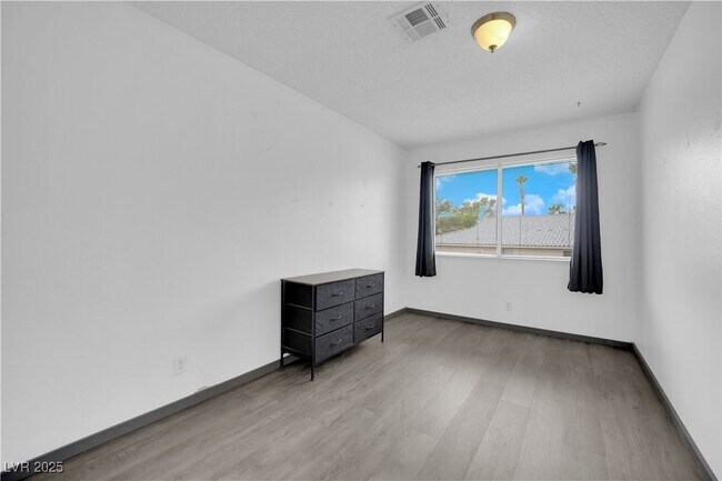 Building Photo - 2248 Short Pine Dr