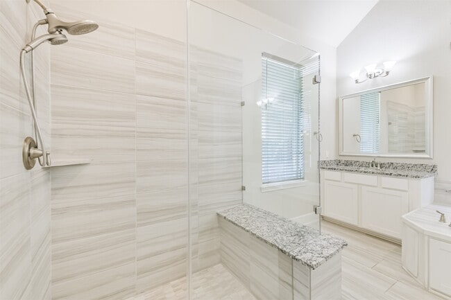 Building Photo - 210 Liatris Ct