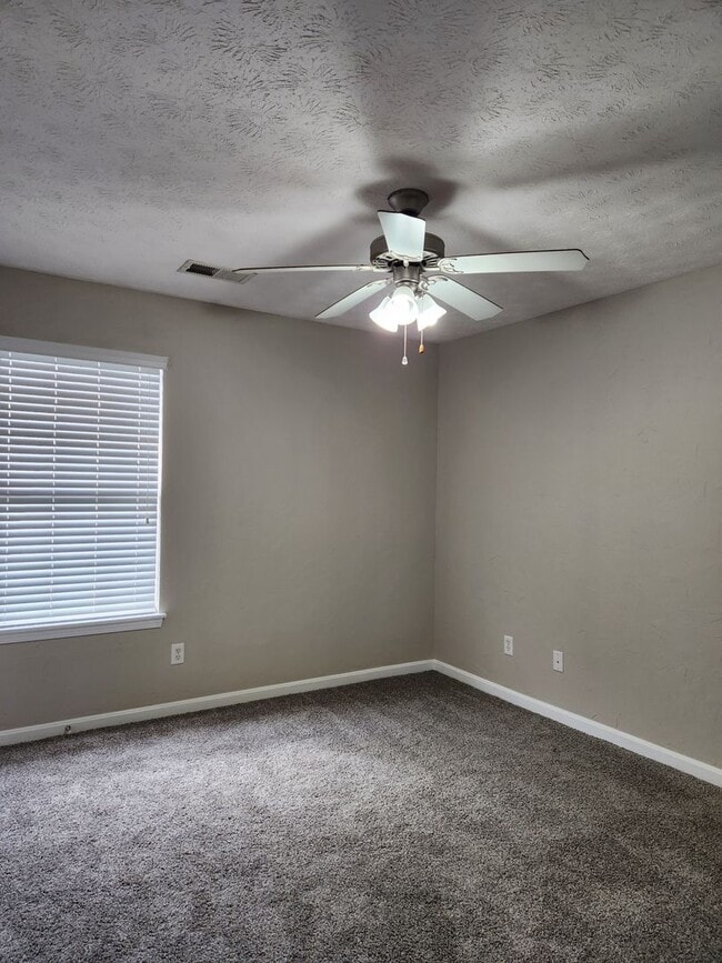 Building Photo - Beautiful Ranch Home