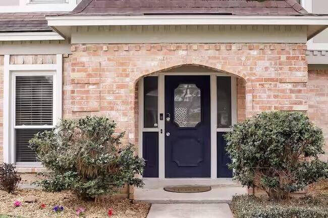 Building Photo - 11307 Canyon Trail Dr