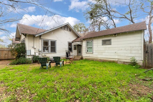 Building Photo - 3411 Cedar St