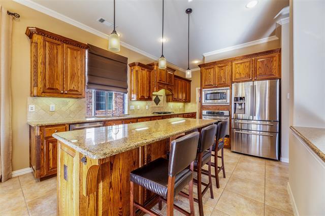 Building Photo - 920 Fannin Dr