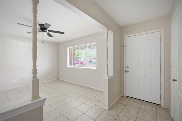 Building Photo - 403 Daisy Dr