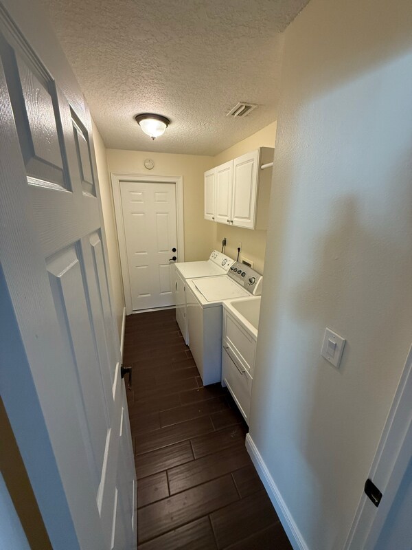 Building Photo - 9429 Laura Anne Dr