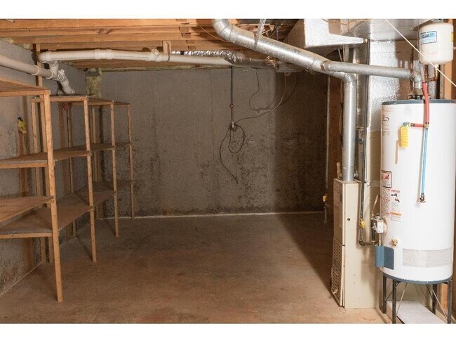 Building Photo - 1995 Holly Cove Rd