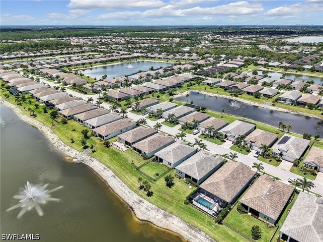 Building Photo - 28029 Sanibel Sands St