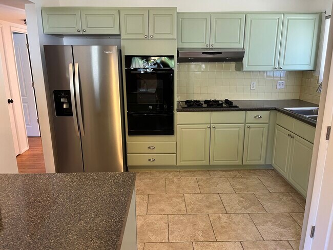Building Photo - 2760 Flamingo Dr