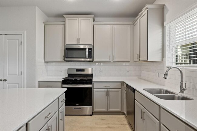 Building Photo - 1012 Legend Milton Ln