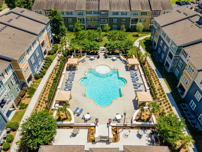 Building Photo - Amberleigh Shores