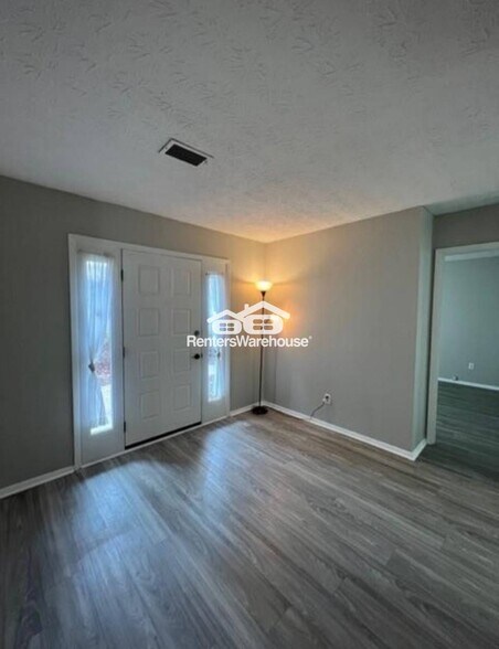 Building Photo - 401 Wynnes Ridge Cir SE