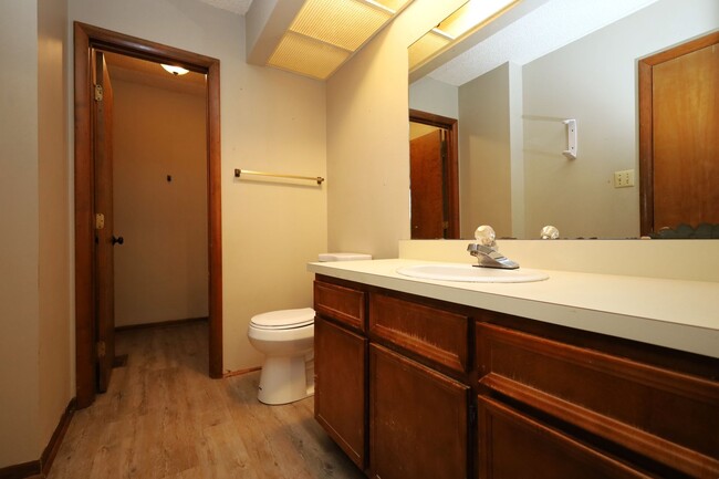 Building Photo - 1307 Baytree Dr