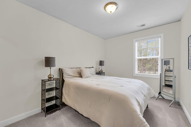 Building Photo - Beautiful 4BR/2.5BA Home in Highly Desirable Park West