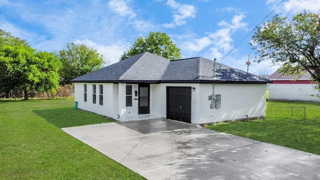 Primary Photo - 212 N 2nd St