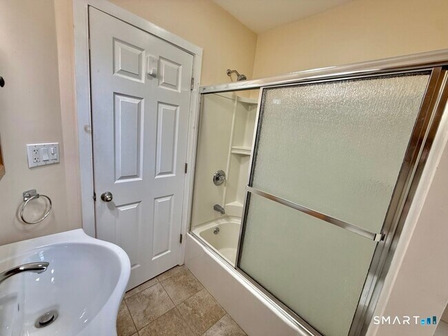 Building Photo - 434 Washington Ave