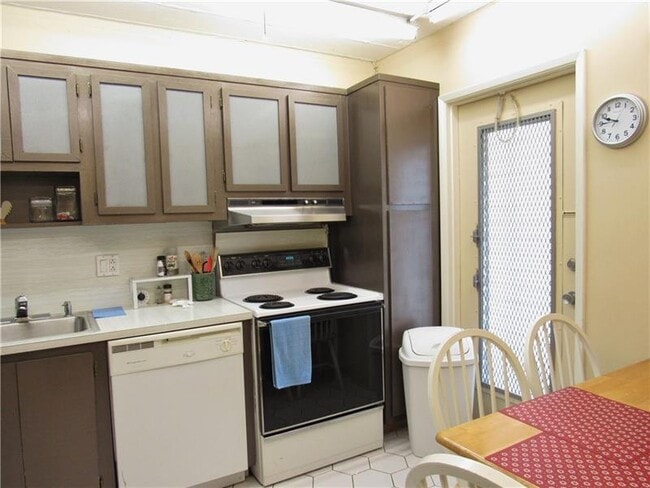 Building Photo - 2661 S Course Dr