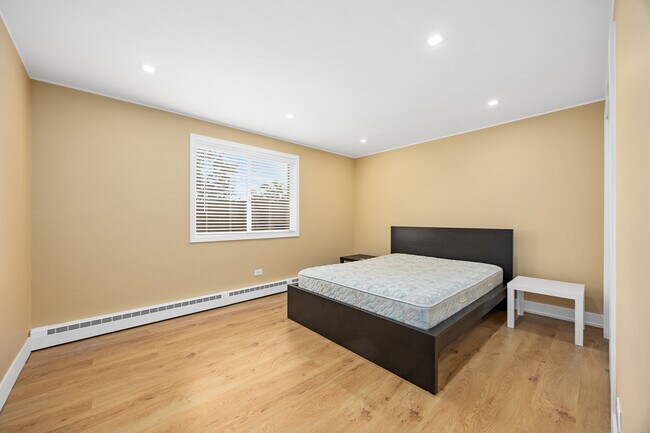 Building Photo - 11126 S 84th Ave