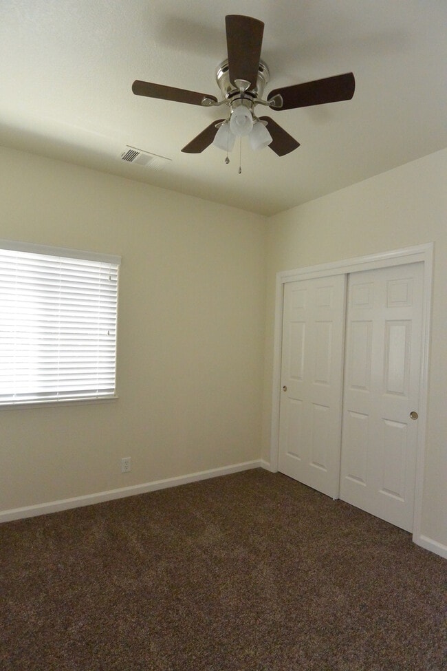 Building Photo - Home with pool