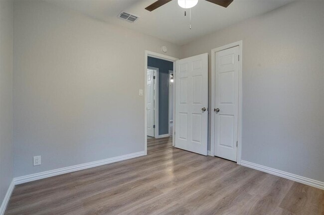 Building Photo - 600 Bramble Dr