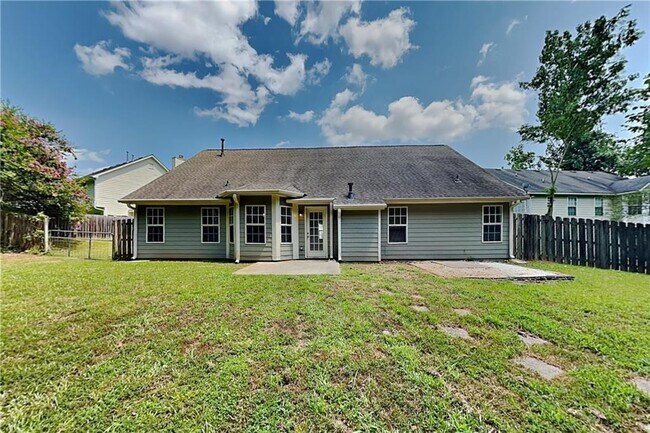 Building Photo - 638 Castlebrooke Way SE