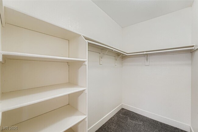 Building Photo - 3151 N Soaring Gulls Dr