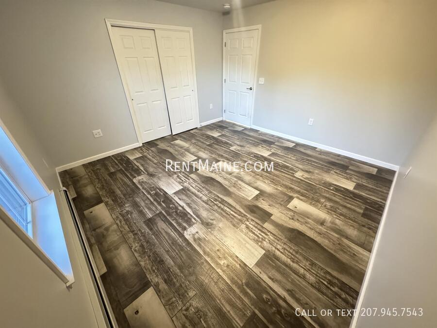 Building Photo - 208 Rocky Rdg Dr