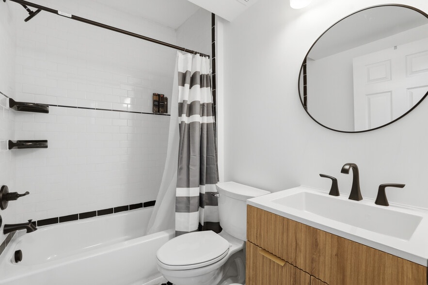 Building Photo - 4635 John R St