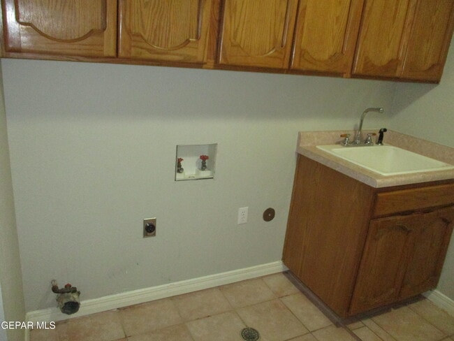 Building Photo - 2030 Paseo Del Prado Dr