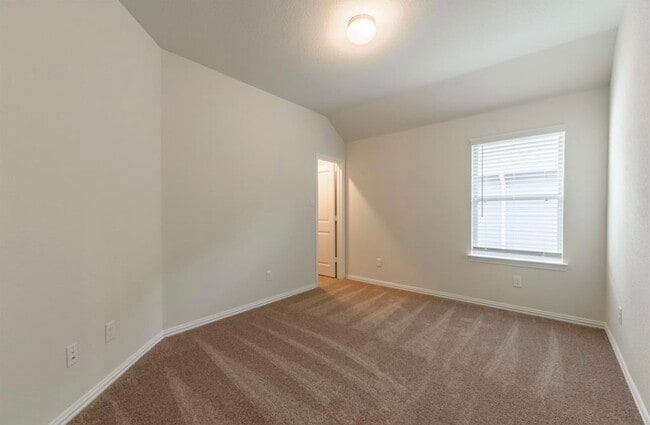 Building Photo - 711 Embercove Dr